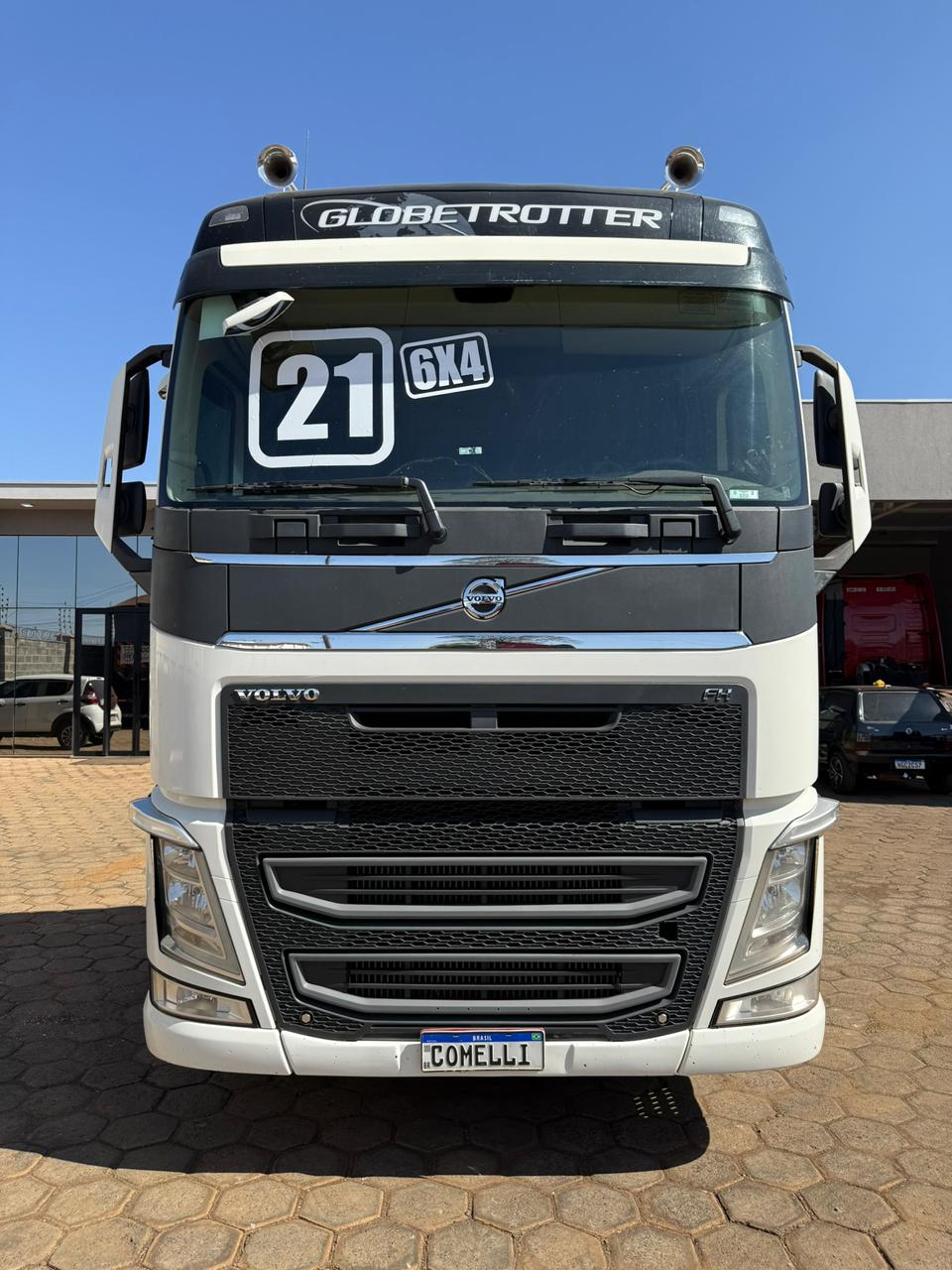 Volvo FH540/ Ano/Modelo: 21/21 Tração: 6x4 Quilometragem: 498k