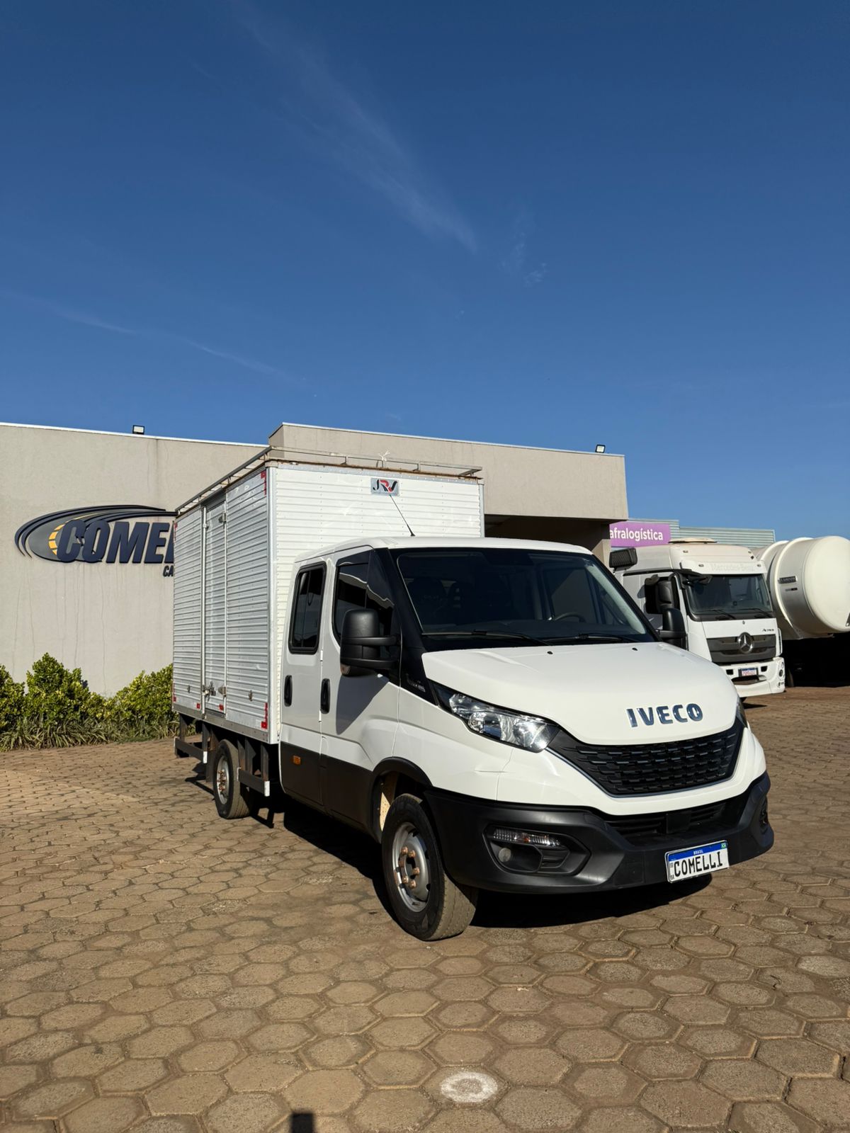 Marca/Modelo: Caminhão Iveco Daily 45-170/ Ano/Modelo: 21/22 Tração: 4x2 Quilometragem: 80K
