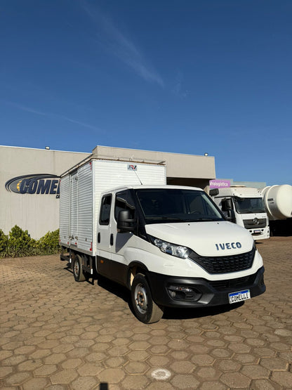 Marca/Modelo: Caminhão Iveco Daily 45-170/ Ano/Modelo: 21/22 Tração: 4x2 Quilometragem: 80K