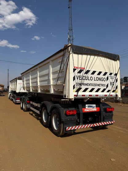 Marca/ Modelo:  Mercedes-Benz Actros + Rodocaçamba Fachini Ano/Modelo: 18/18 Quilometragem: 447K Tração: 6X4 Cor: Branco