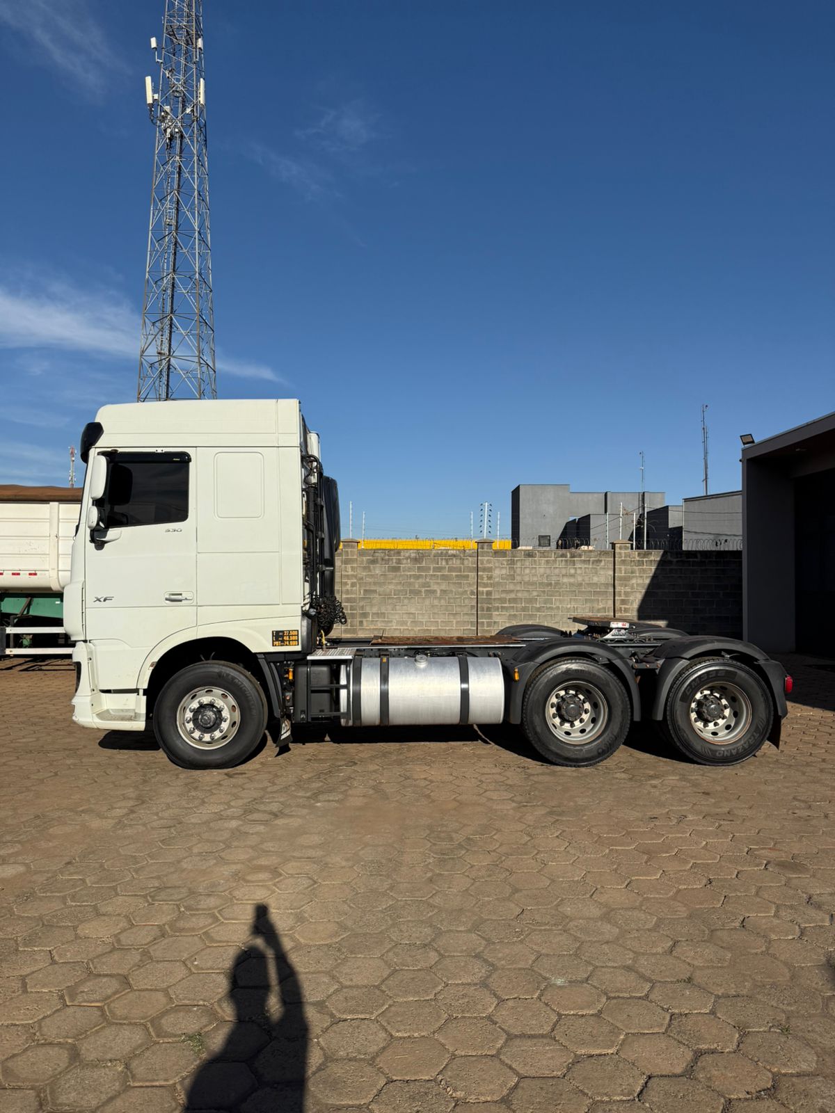 Daf XF FTT 530 Ano/Modelo: 20/21 Tração: 6x4 Quilometragem: 361k