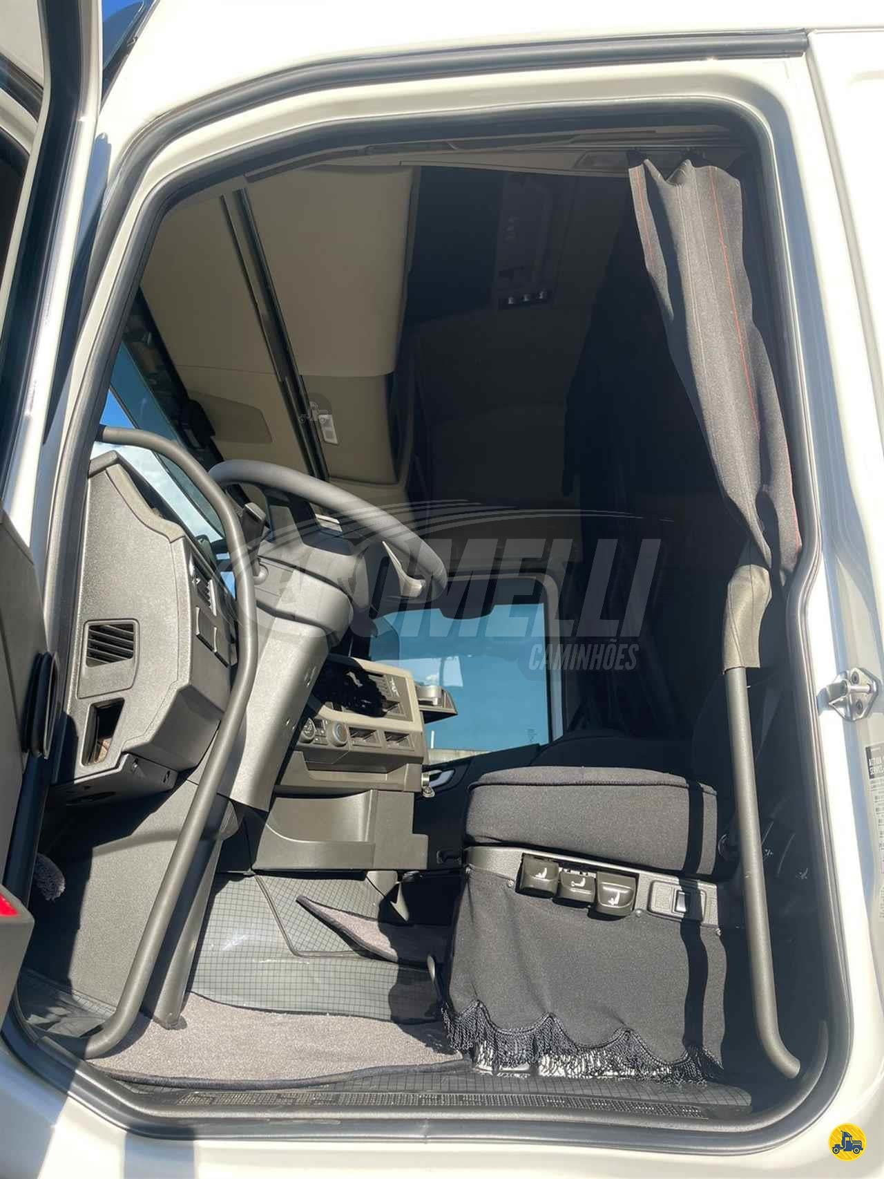 Marca/Modelo: Volvo/FH460 Ano/Modelo: 2020/2021  Tração: 6x2 molas  Cor: Branco  Quilometragem: 528k  Automático, Ar-con