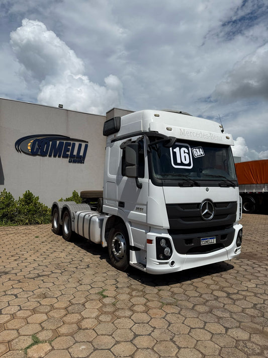 Marca/Modelo: Mercedes benz Actros 2651 Ano/Modelo: 16/16 Tração: 6x4 Quilometragem: 400k Cor: Branco