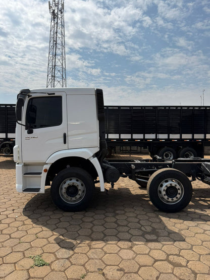 Marca/ Modelo: VW/Constellation 24.280 Ano/Modelo: 21/22 Quilometragem: 480K Tração: 8X2 Cor: Branco