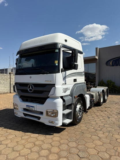 Marca/ Modelo: Mercedez Axor 2536 Ano/Modelo: 18/19 Quilometragem: 489K Tração: 6x2 Cor: Branco