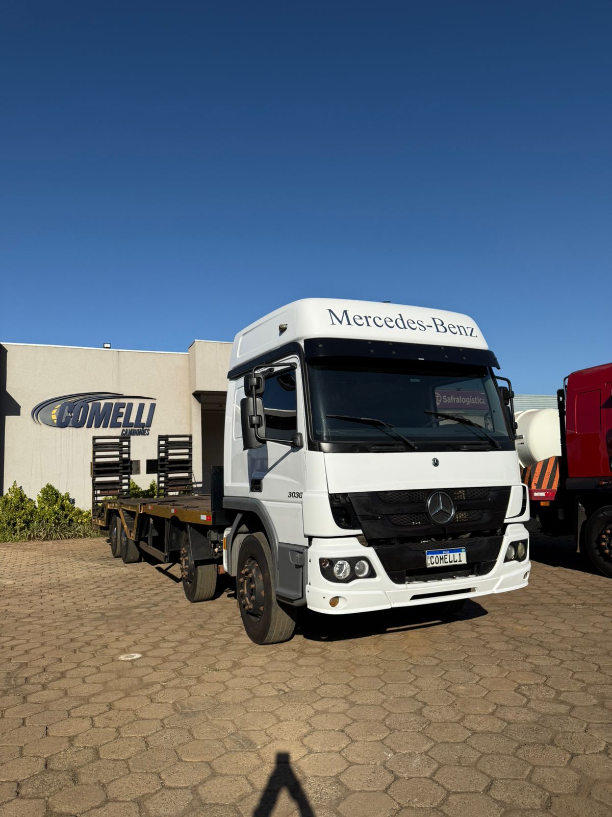 Marca/ Modelo: Mercedes-Benz/Atego 3039+Prancha Ano/Modelo: 18/19 Quilometragem: 208K Tração: 8X2 Cor: Branco