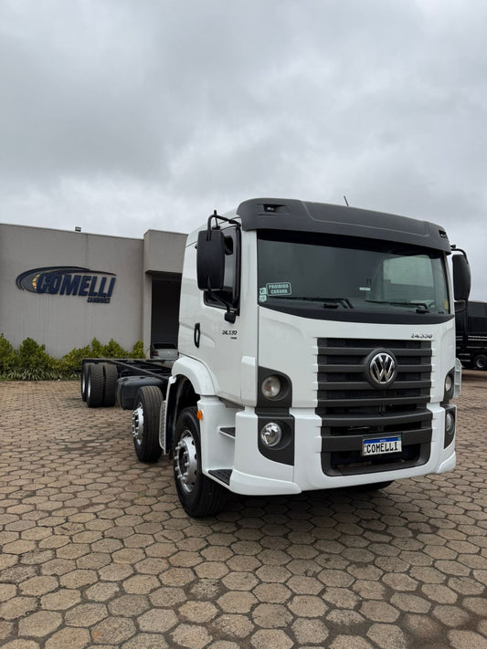 Marca/ Modelo: VM 24330 Ano/Modelo: 19/20 Quilometragem: 461K Tração: 8X2 Cor: Branco