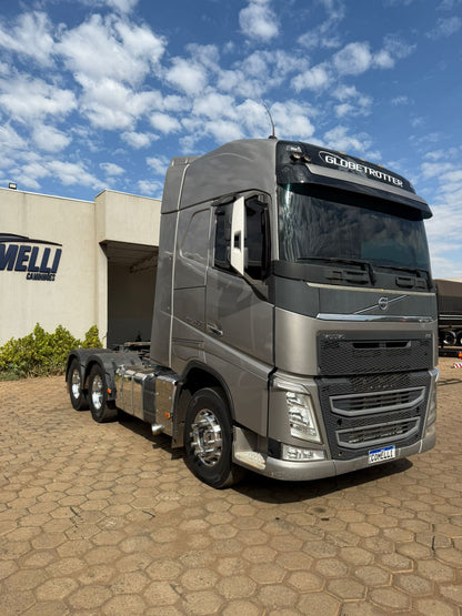 Marca/ Modelo: Volvo FH 540 Ano/Modelo: 15/16 Quilometragem:925Tração: 6x4 Cor: Cinza