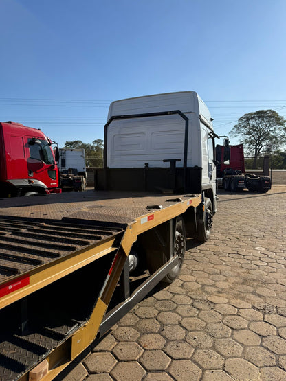 Marca/ Modelo: Mercedes-Benz/Atego 3039+Prancha Ano/Modelo: 18/19 Quilometragem: 208K Tração: 8X2 Cor: Branco