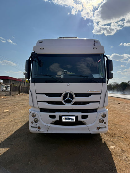 Marca/ Modelo:  Mercedes-Benz Actros + Rodocaçamba Fachini Ano/Modelo: 18/18 Quilometragem: 447K Tração: 6X4 Cor: Branco