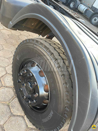 Marca/Modelo: Volkswagen/24.280  Ano/Modelo: 2014/2015  Quilometragem: 942k  Tração: 8x2  Cor: Branco  Dimensão Chassis: