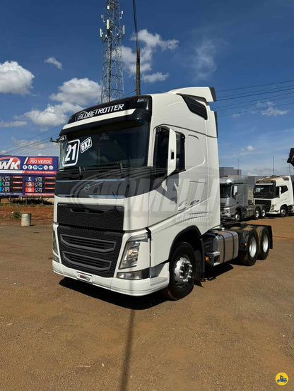 Marca/Modelo: Volvo/FH460 Ano/Modelo: 2020/2021  Tração: 6x2 molas  Cor: Branco  Quilometragem: 528k  Automático, Ar-con