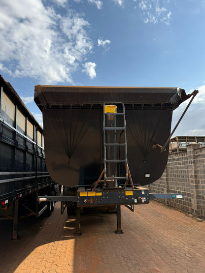 Marca/Modelo: Rodocaçamba Librelato / Ano/Modelo: 21/22 Cor: Preto